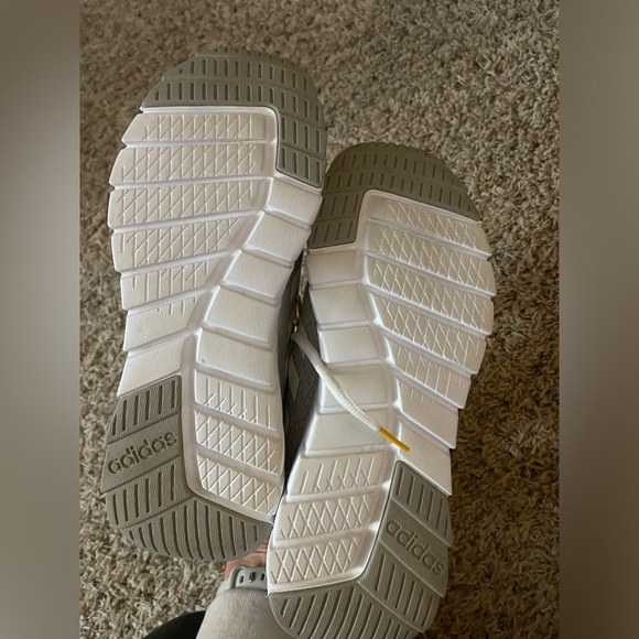 Adidas Ortholite tennis shoes women’s size 8 - like new condition - Picture 4 of 6